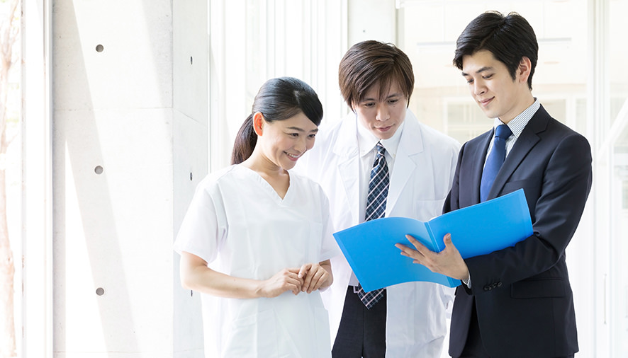 医師と看護師と営業社員